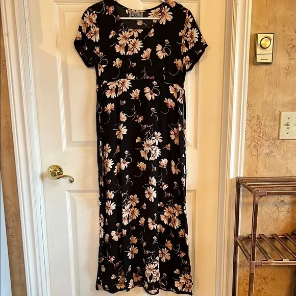 Vintage Evidence Floral Black Dress - Picture 1 of 5
